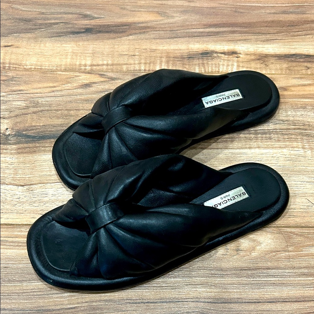 Balenciaga Twist Knot Slide Sandals – Black Nappa Leather – EU 37